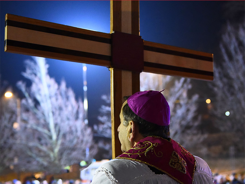 Via Crucis con l'Arcivescovo Mario Delpini